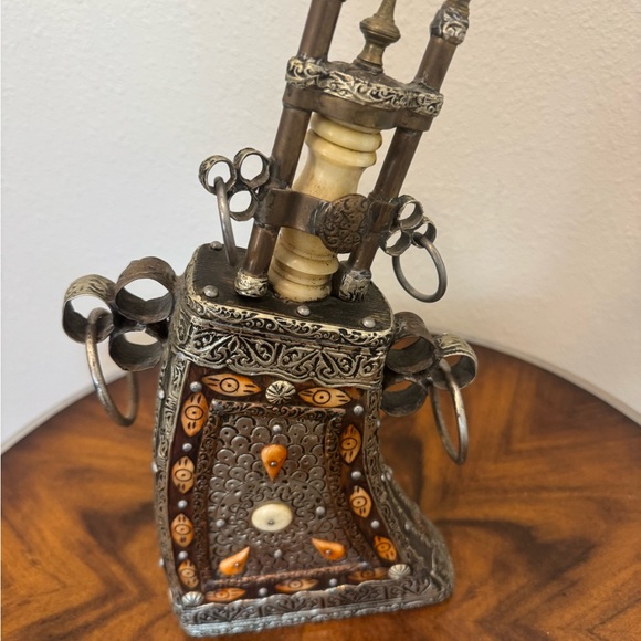 Antique Moroccan Tribal Gun Powder Flask / Case Hand Hammered With Bone Neck - Picture 11 of 16